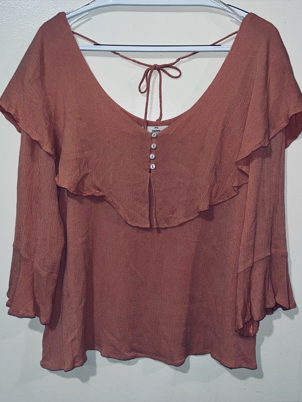 ENTRO ANTHROPOLOGIE On/Off Shoulder Women’s Top - Bell Sleeve - Gauze - EUC 
LRG